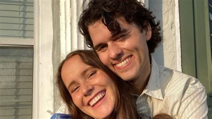 Who is John Luke Robertson Dating Now